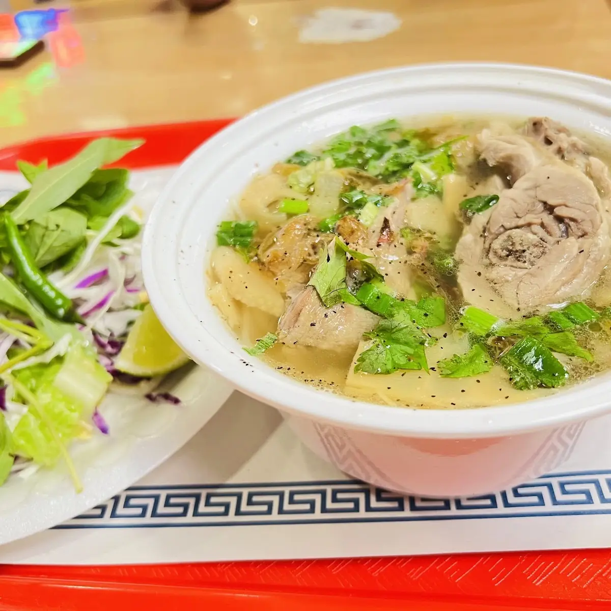 Duck Noodle Soup Bún Măng Vịt
