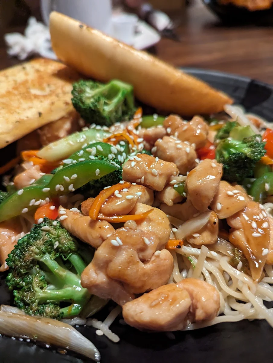Chinese Stir Fry, MR MIKES SteakhouseCasual