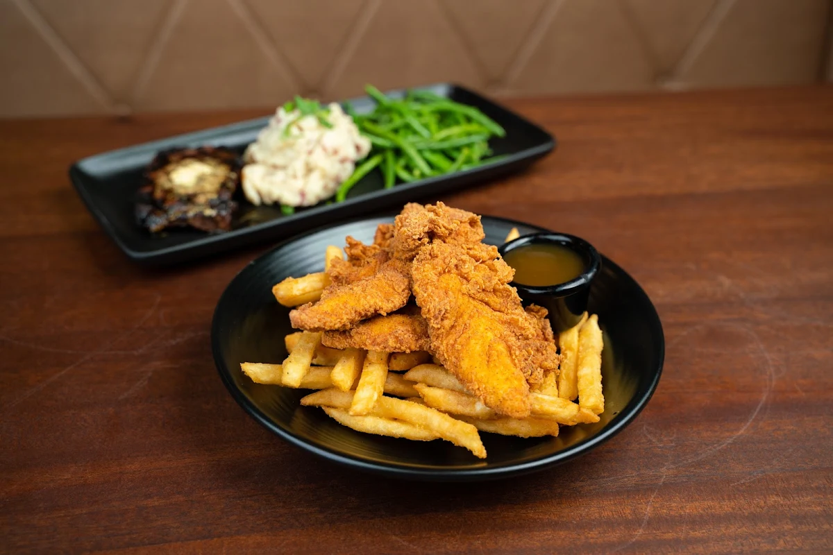 Highlights, MR MIKES SteakhouseCasual