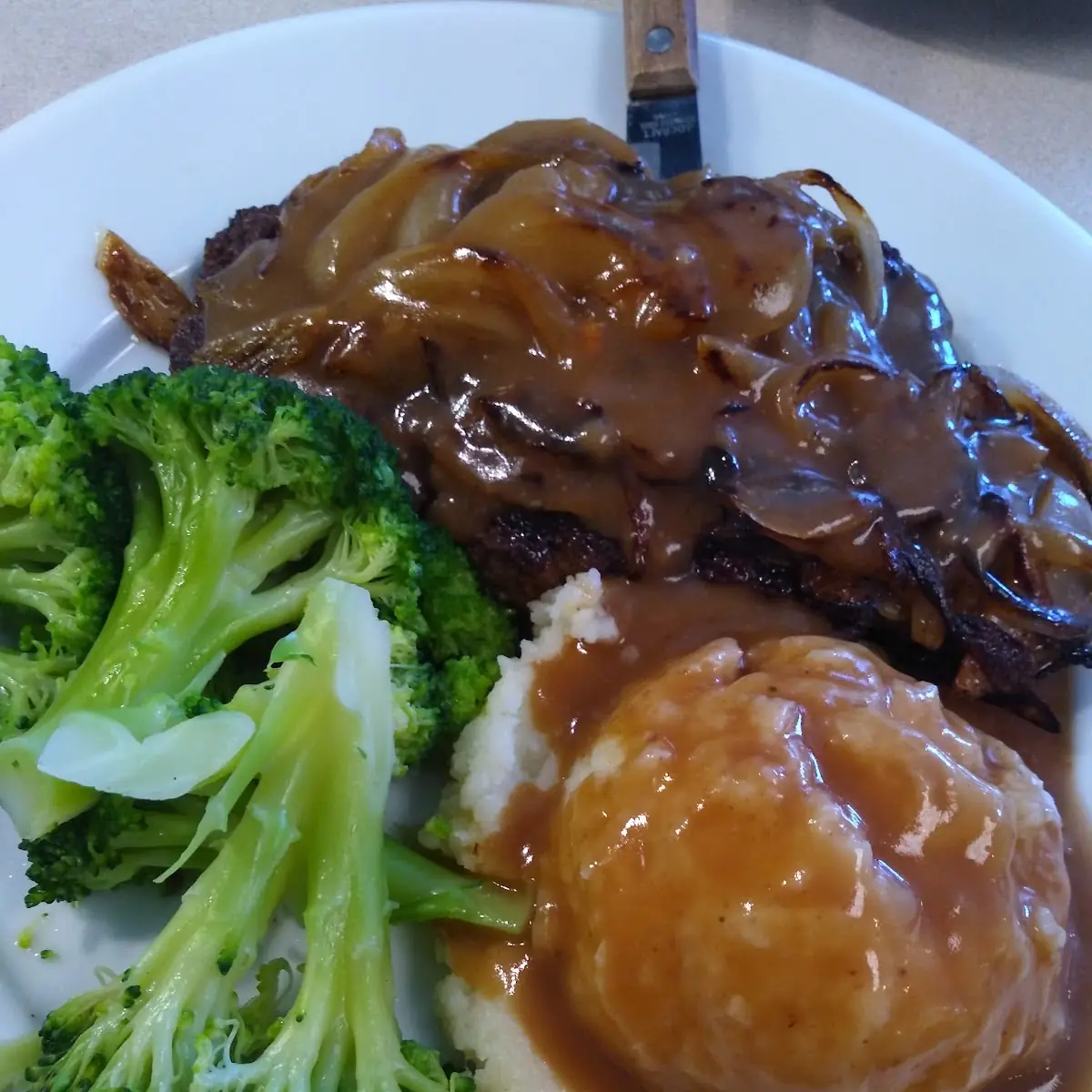 Chopped Steak with Mashed Potatoes and Broccoli