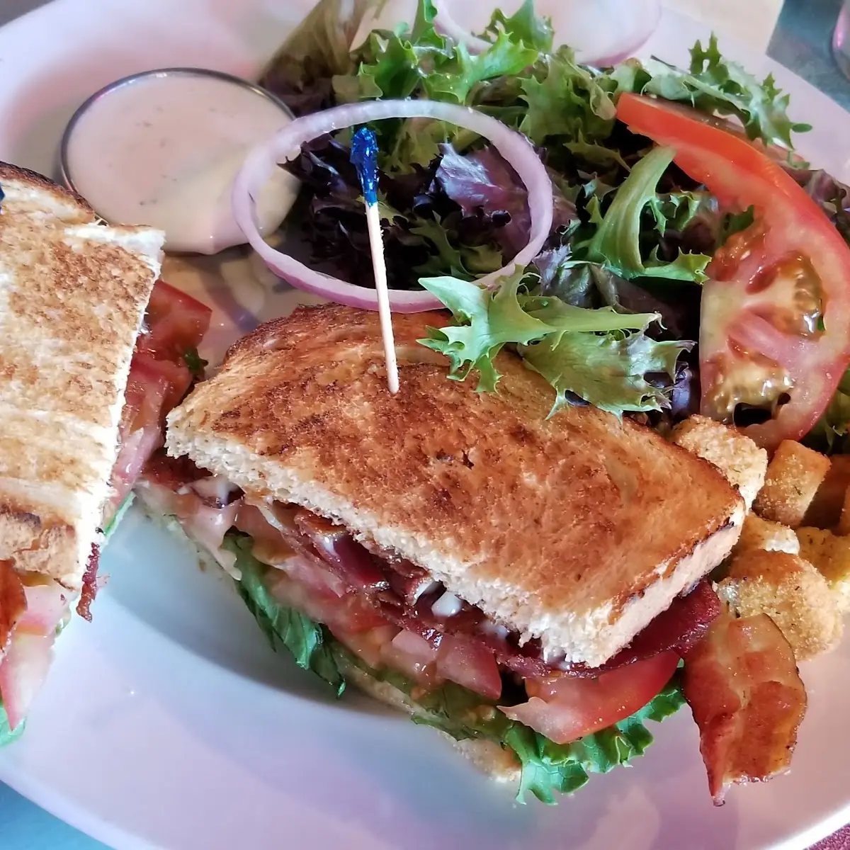 Classic blt w Side Salad