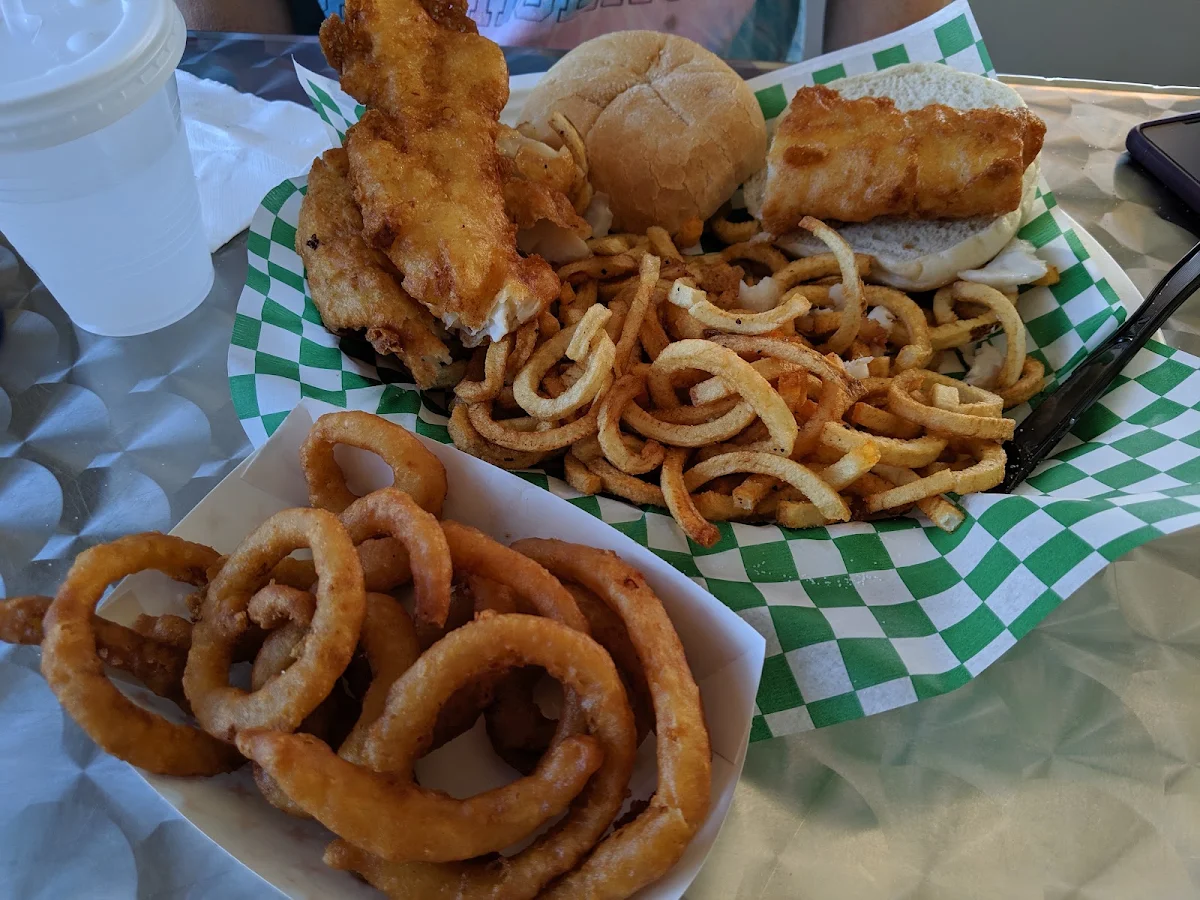 Fish Fry with Onion Rings Side