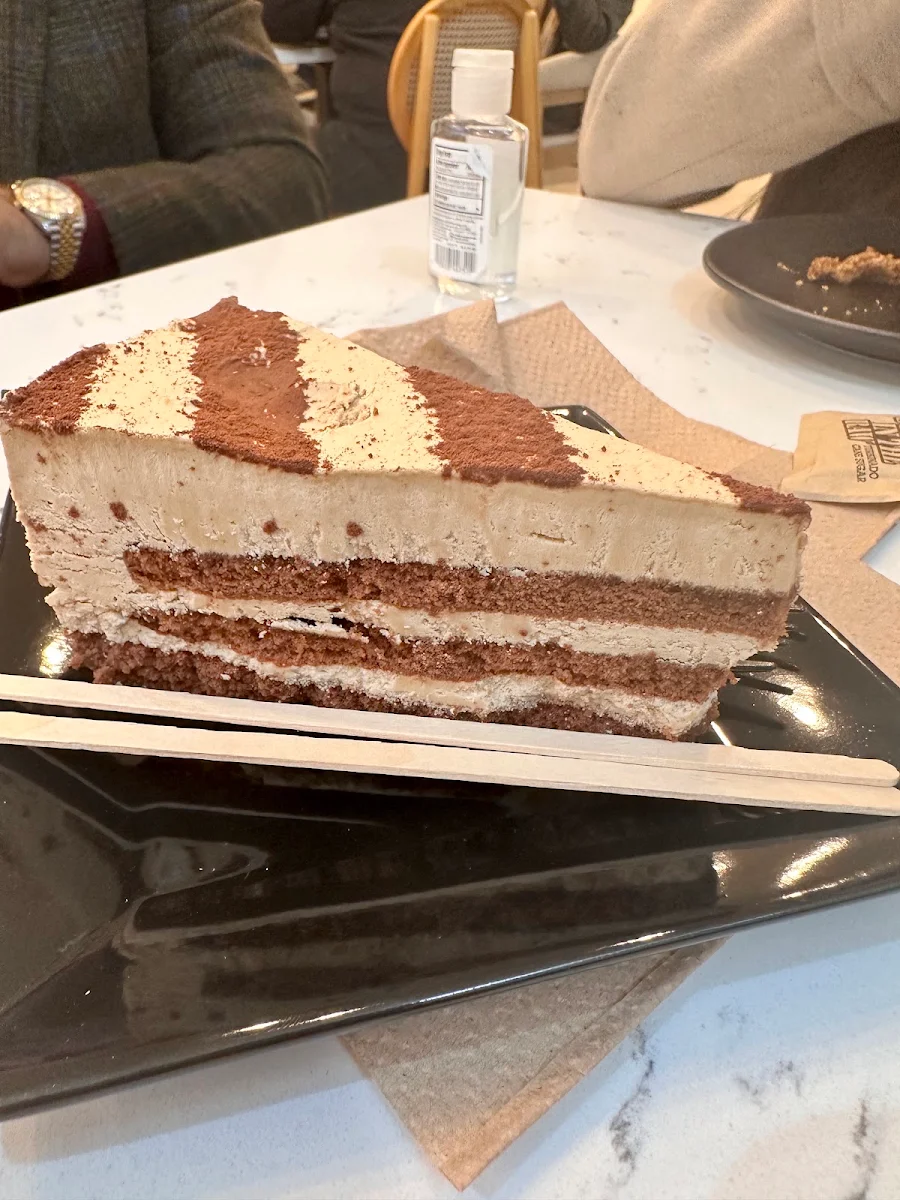 Tiramisu Cake