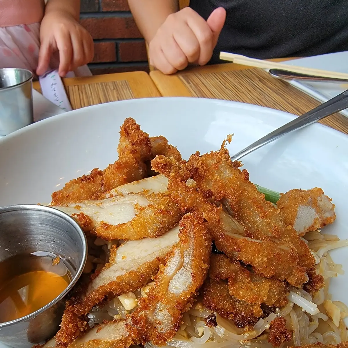 Crispy Chicken Pad Thai