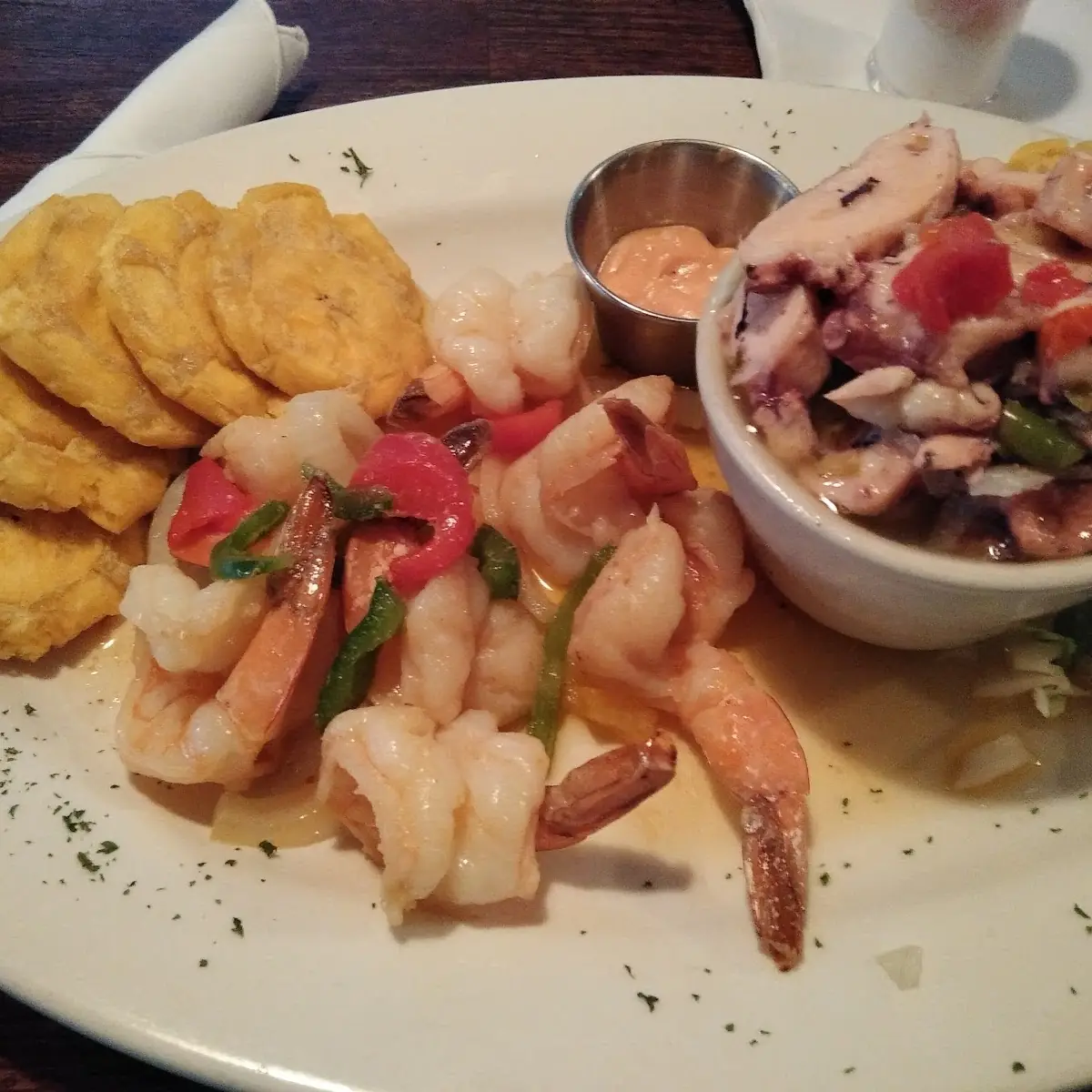 Mofongo Relleno de Marisco En Salsa Criolla