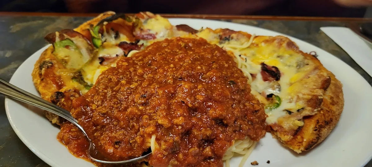 Spaghetti (450 G) sauce à la viande avec 1 boulette / Meat Sauce with 1 Meatball  Congelée / Frozen