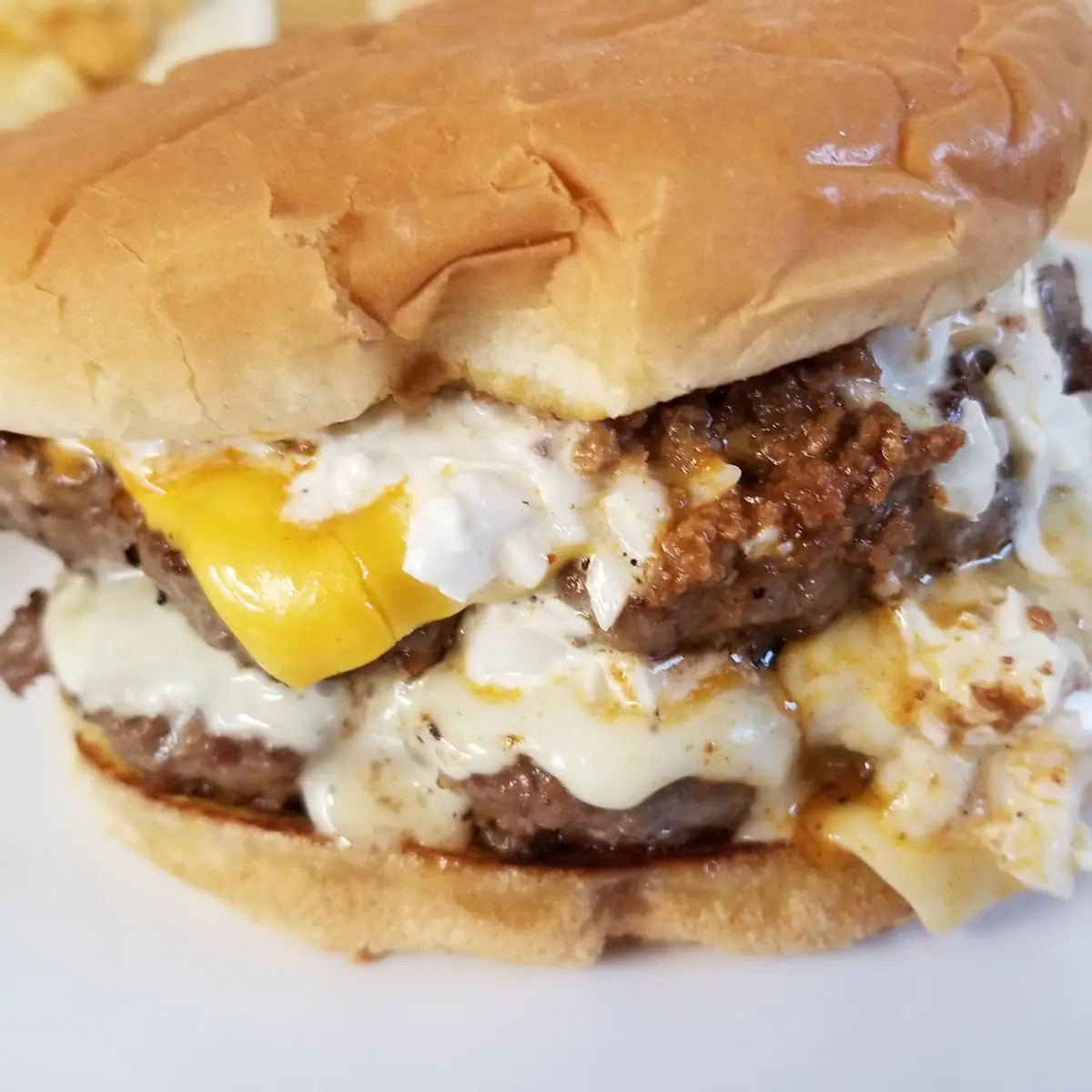 Double Cheeseburger w Chili & Slaw