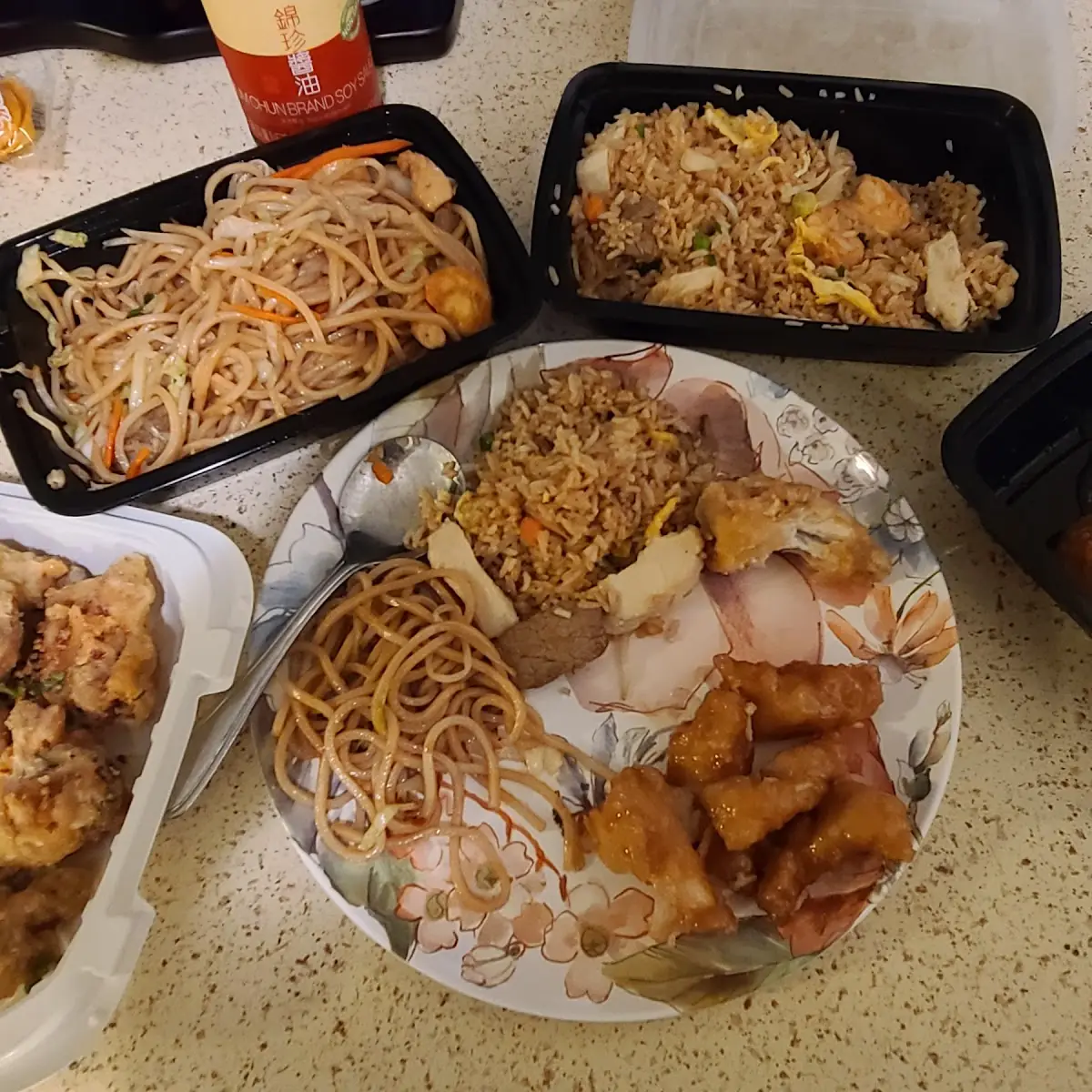 Garlic Chicken House Chow Mein