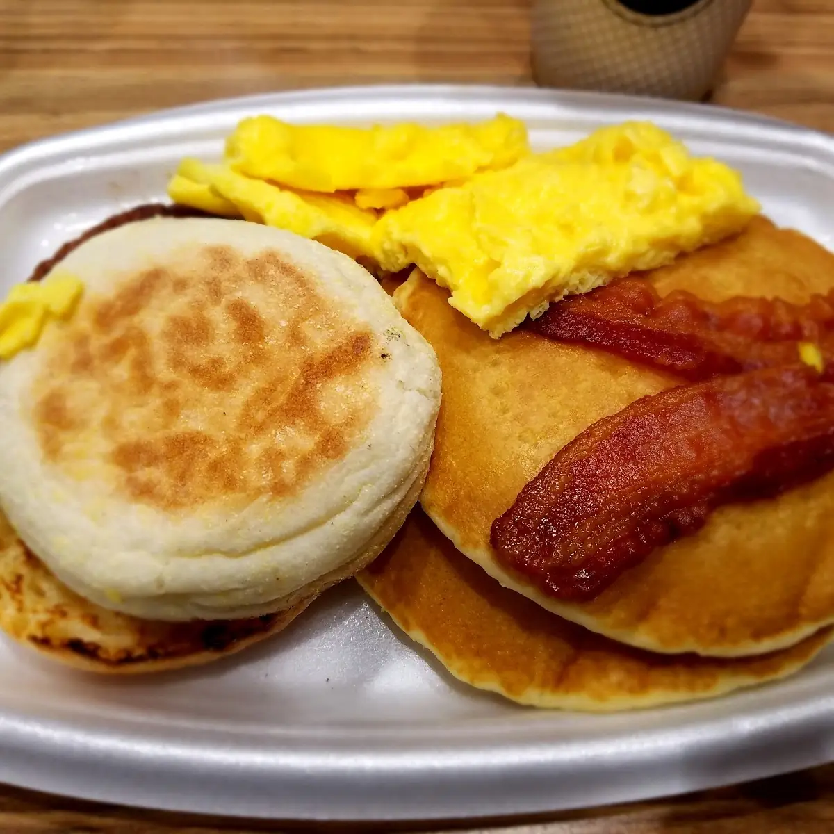 De Luxe Breakfast Plate