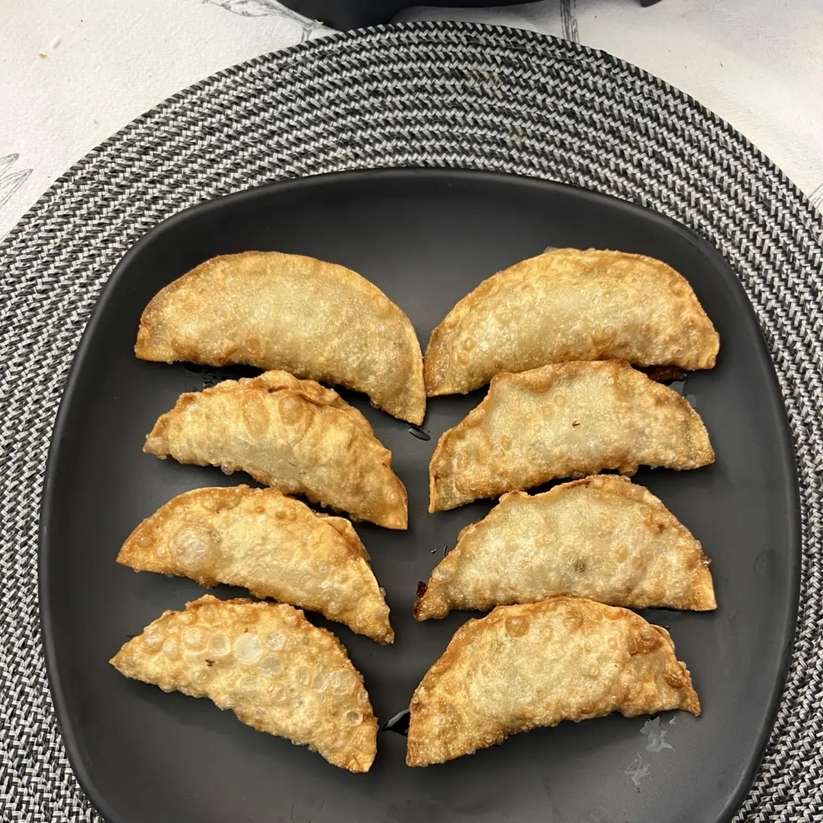 군만두 Fried Dumpling with Ground Pork Beef and Vegetables