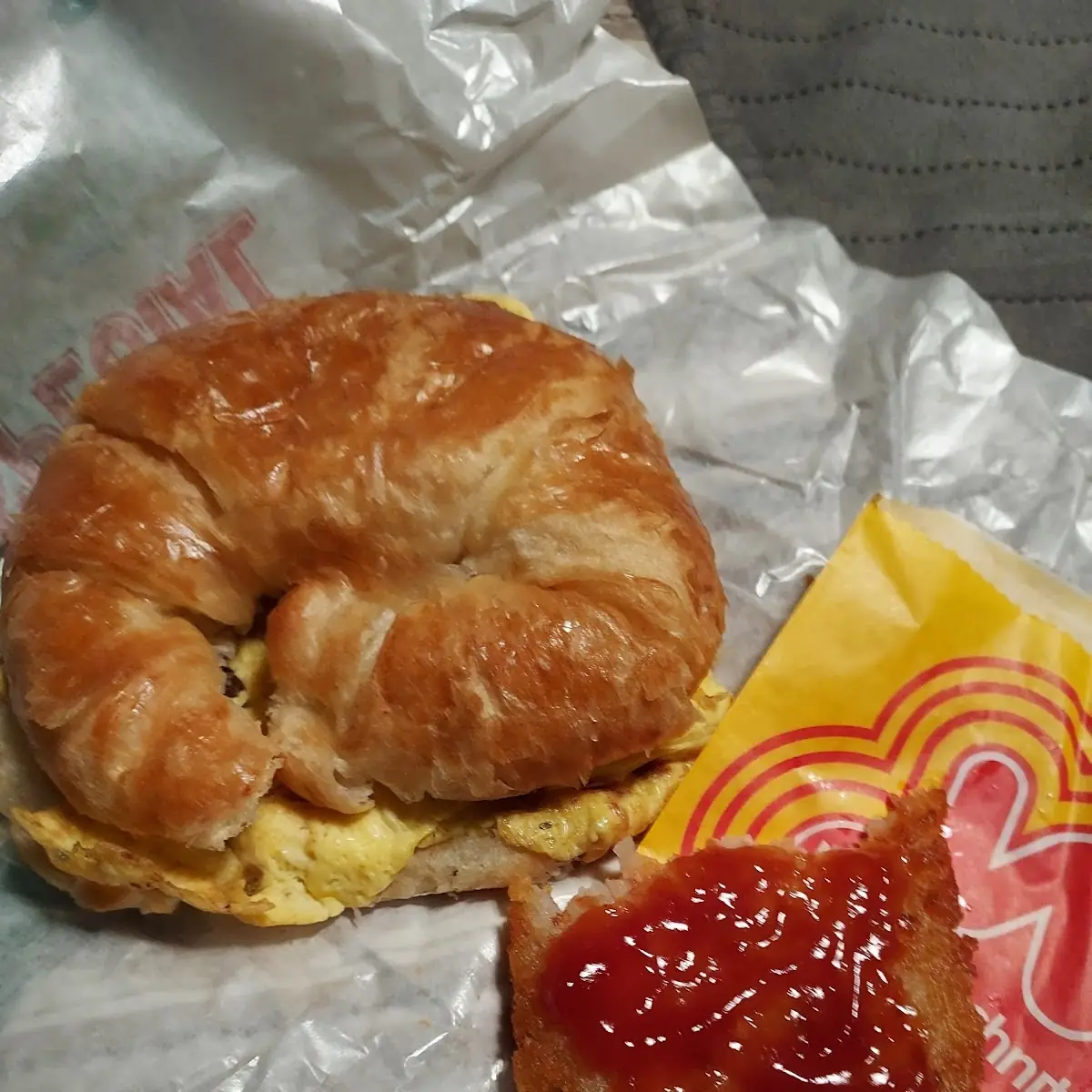Bacon Egg & Cheese Crisiont