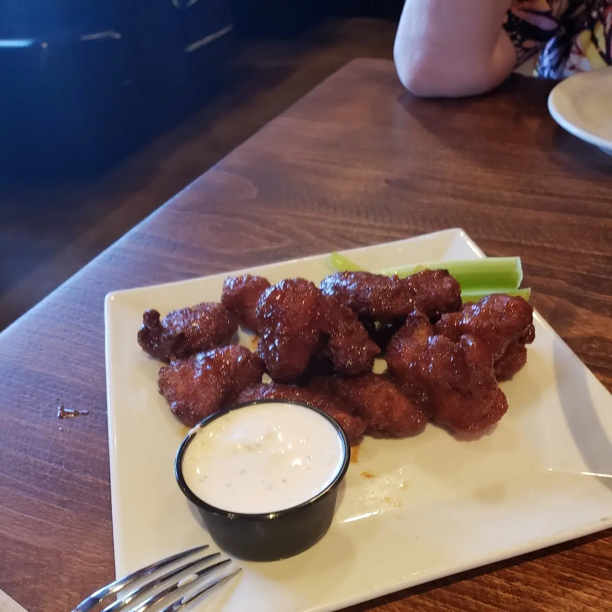 v2lb Boneless Wings
