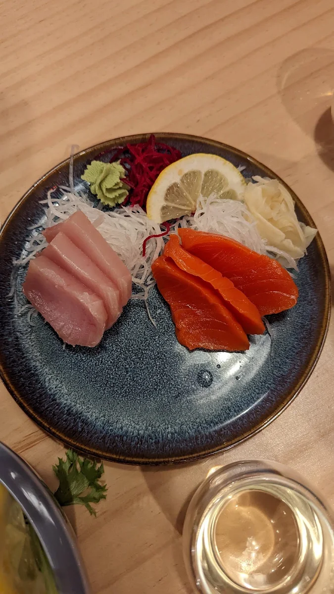 Deluxe Sashimi 19 pcs, Sushi Kumo