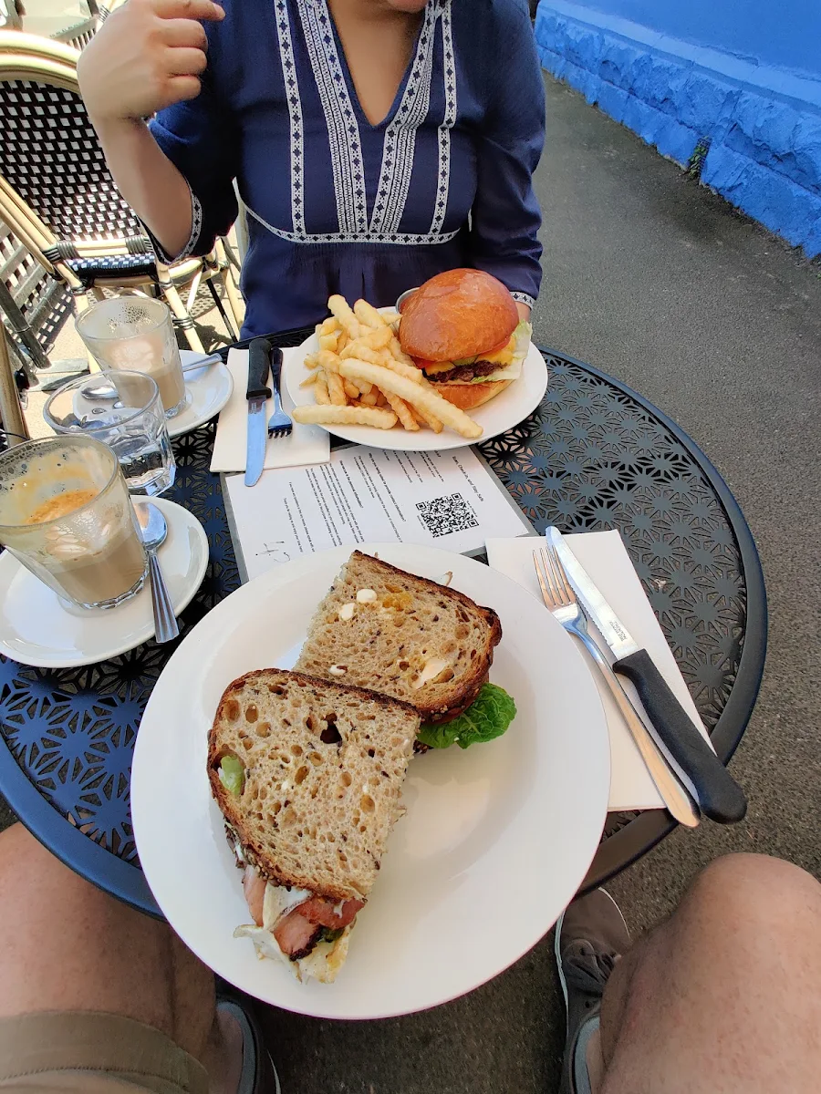 Very Late Breakfast, Barton Milk Bar