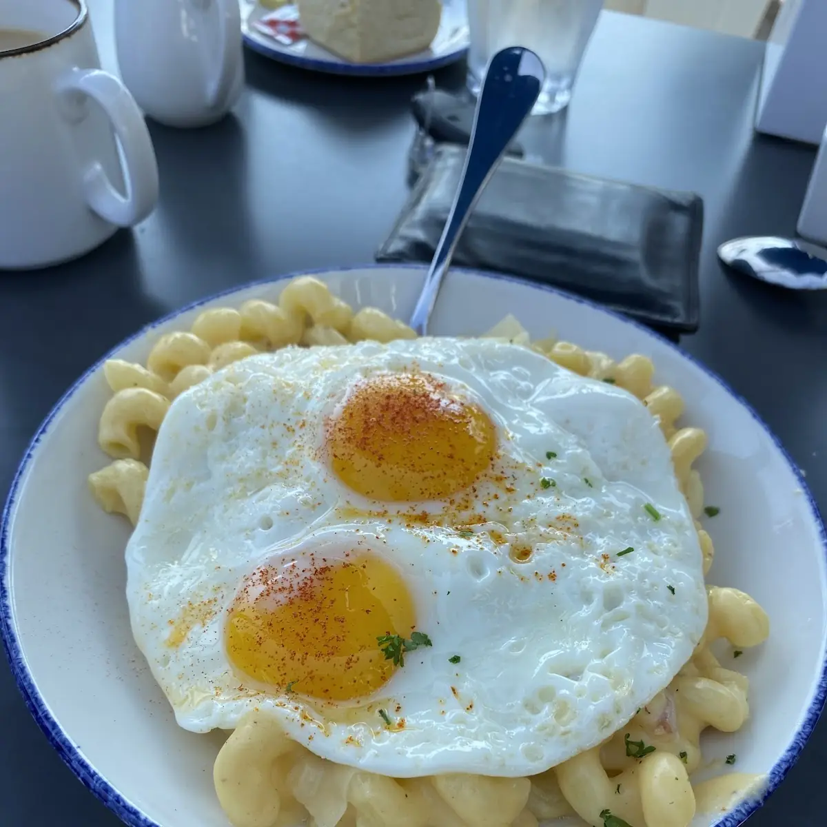 Breakfast Mac & Cheese