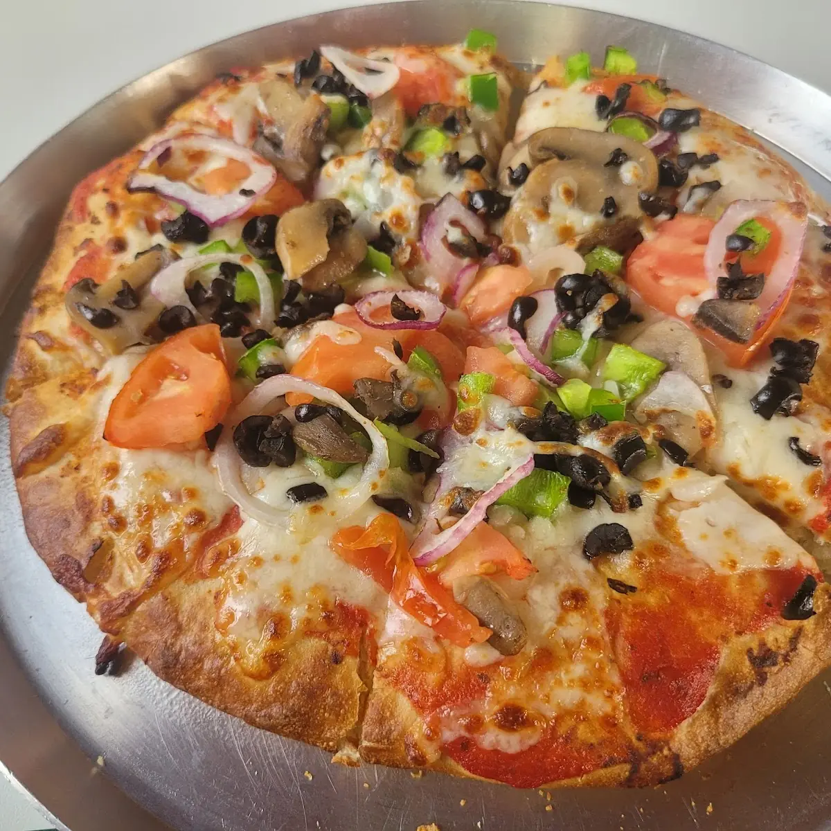 California Chicken Pizza