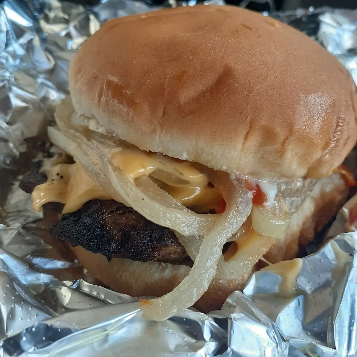 Cheese Burger with Grilled Onions