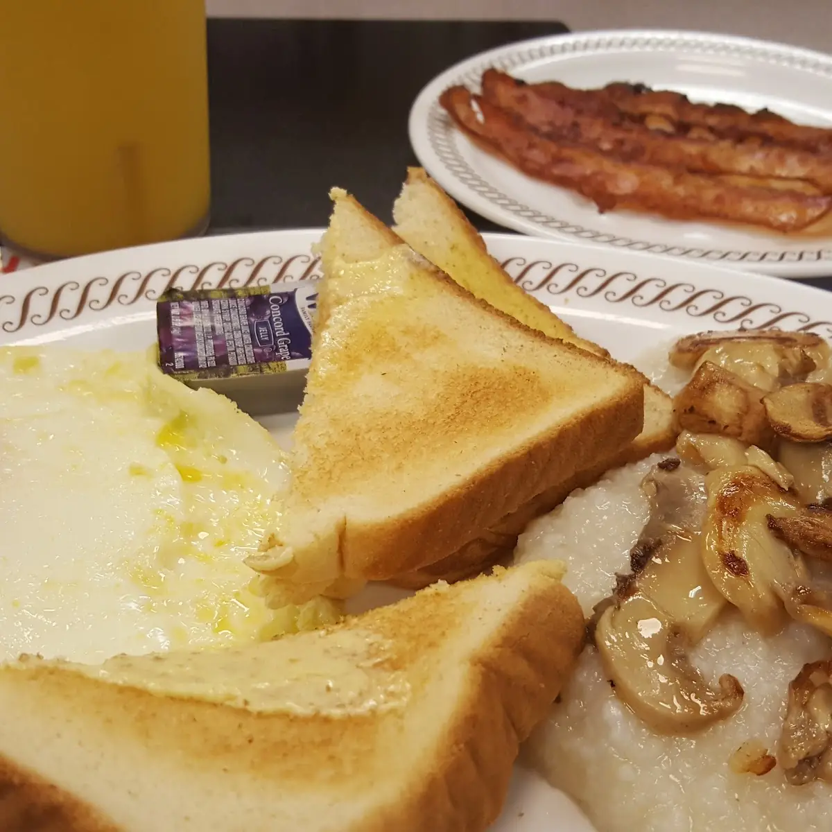 Bacon & Eggs Toast & Grits