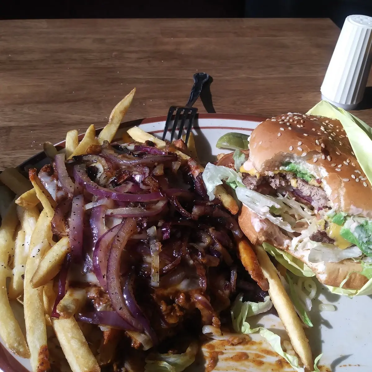Chilli Cheese Fries and a Cheeseburger