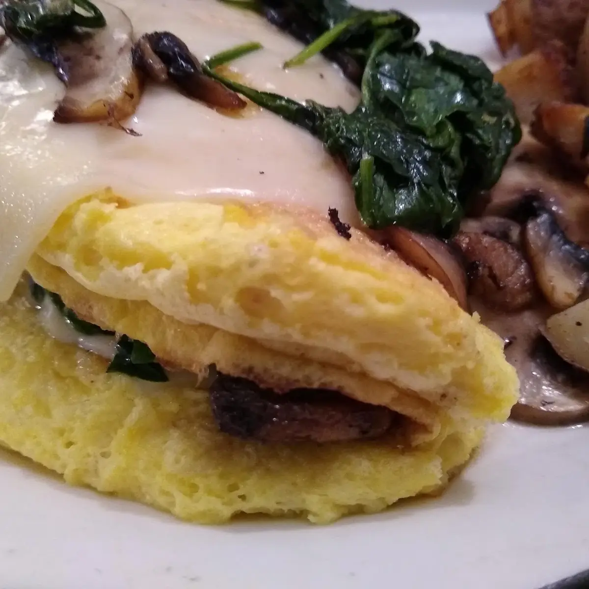 Spinach Mushroom Swiss Omelette