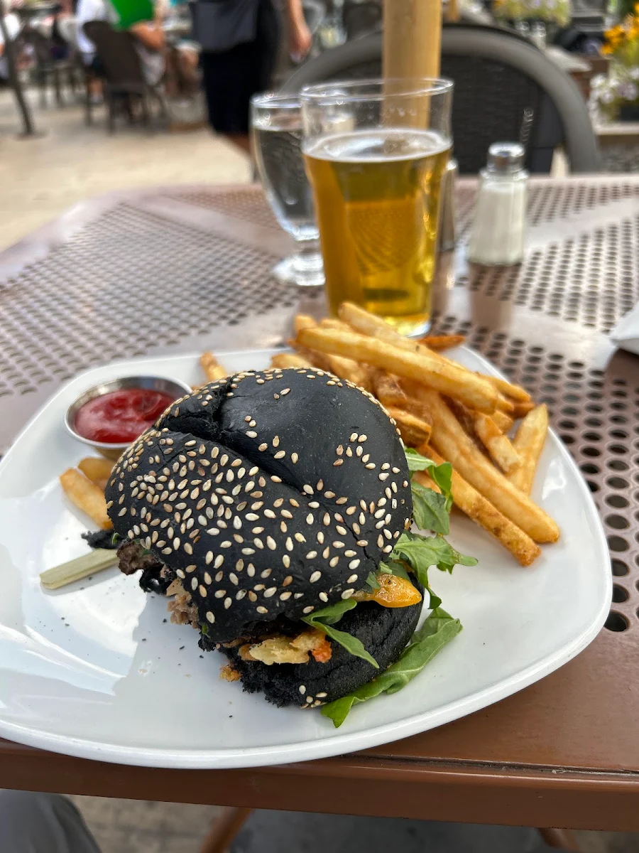 The Wood Burger, The Wood Restaurant & Lounge