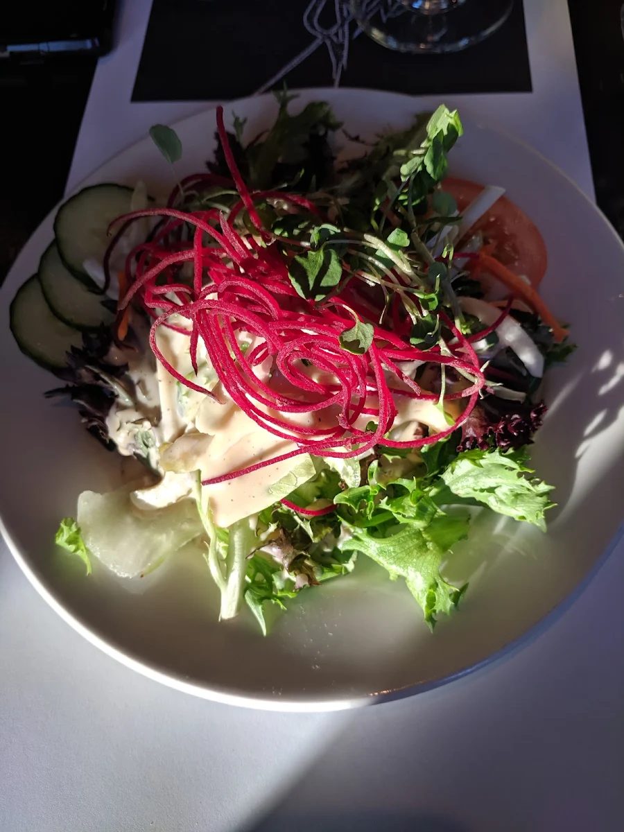 Salade Ryori Cho, Metropolitain Eddie