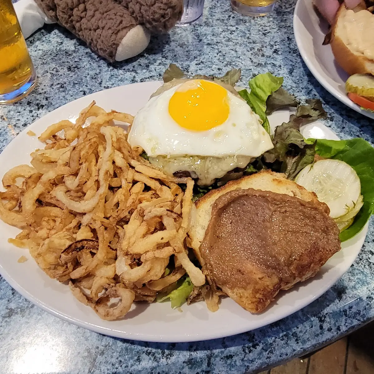 Burger with Egg and Bacon Jam