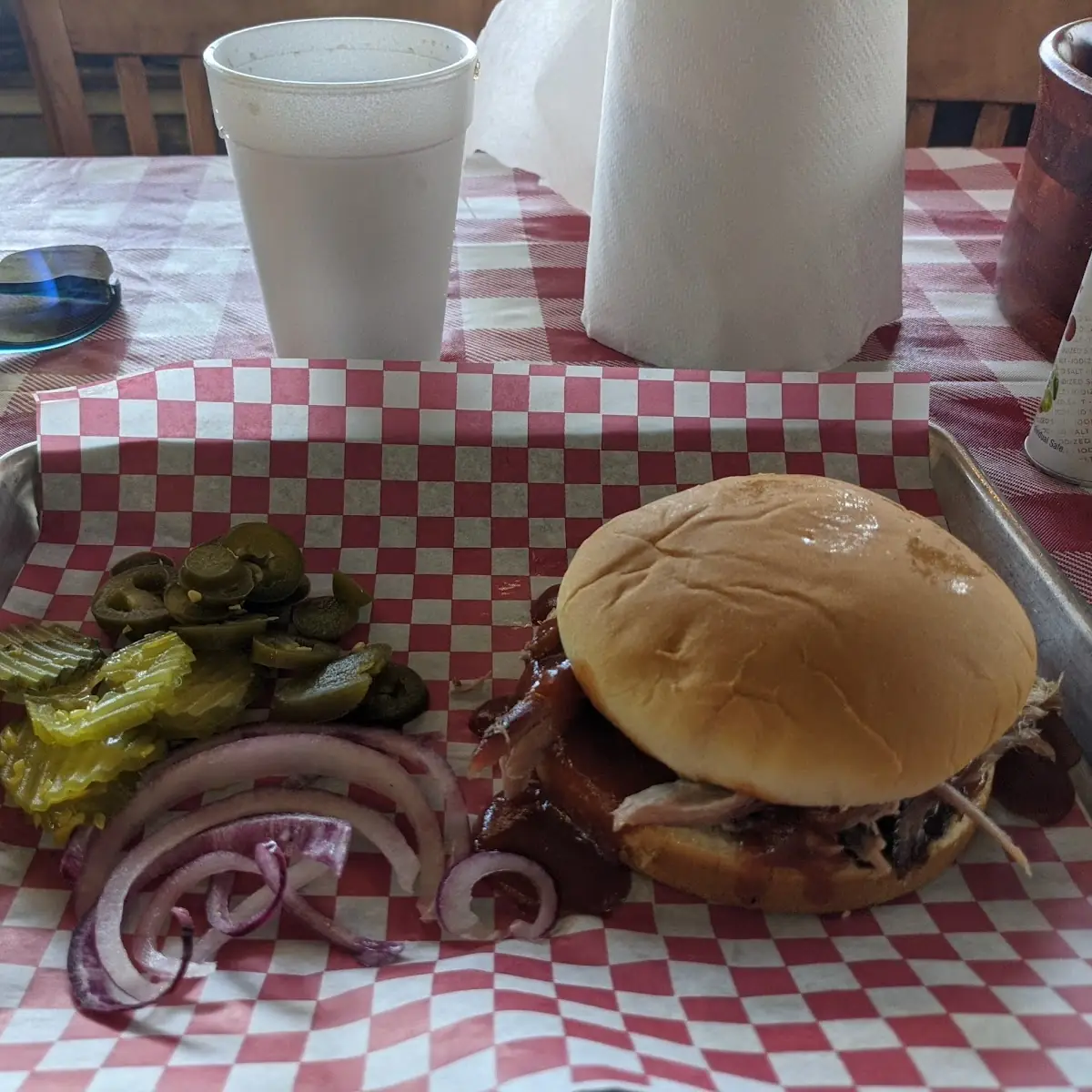Pulled Pork Sandwich with Barbecue Sauce
