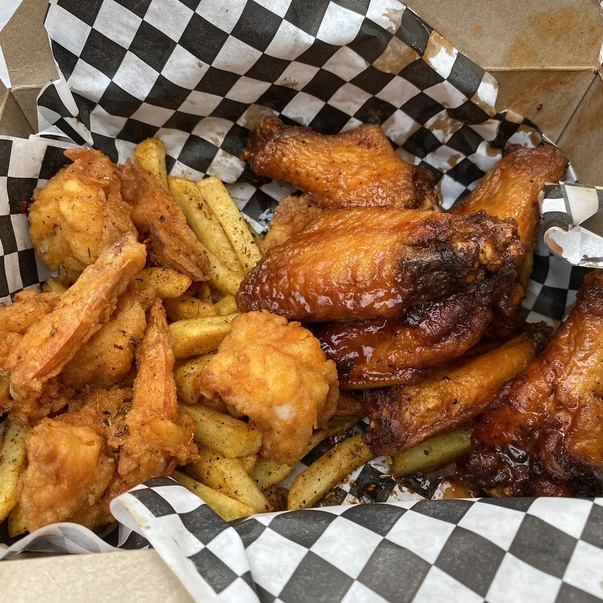 Wings & Fried Shrimp & Fries