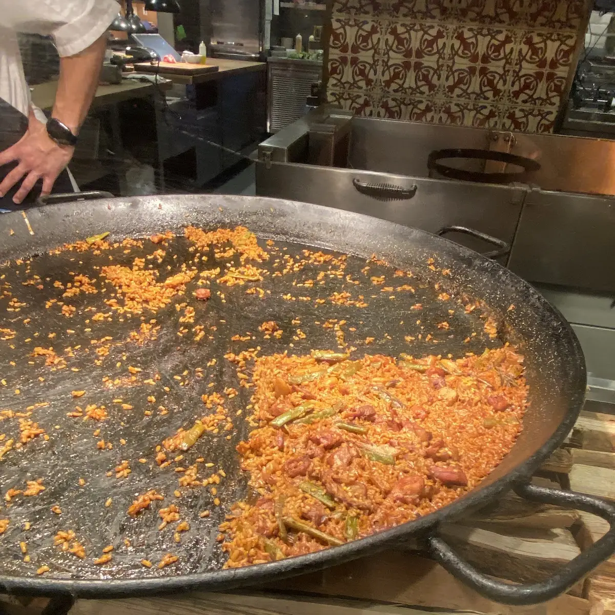 Paella Valenciana De Pollo
