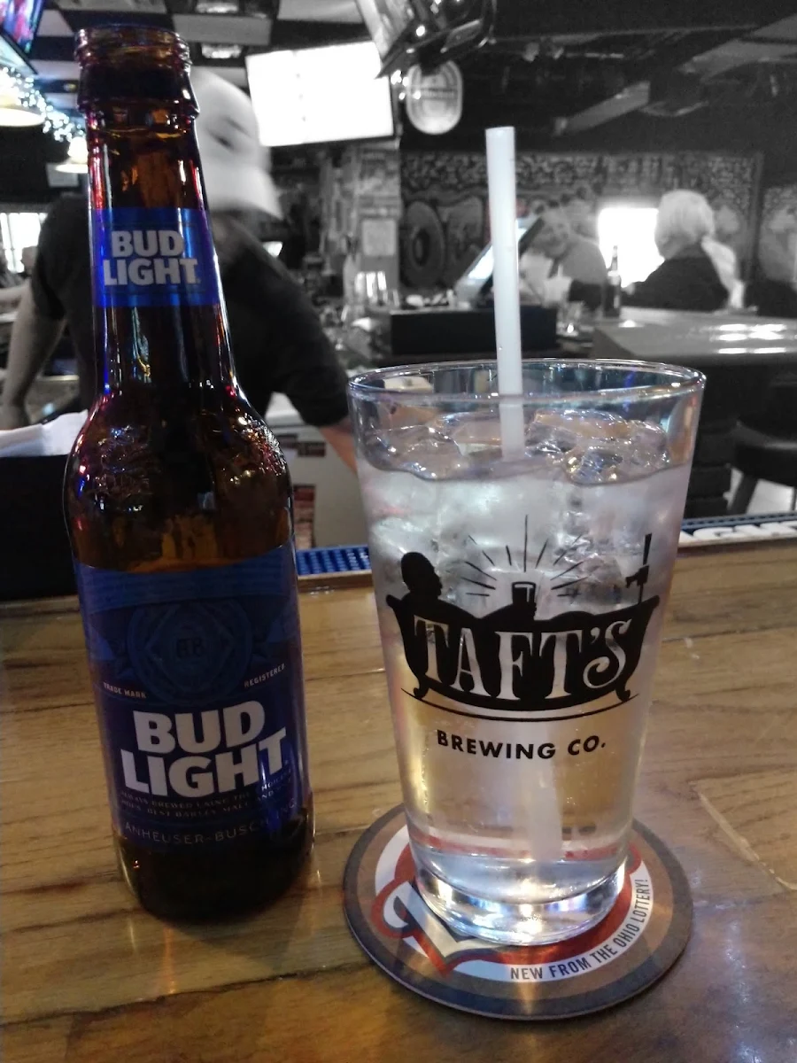 Bud Light & Dragonberry Rum w 7-Up