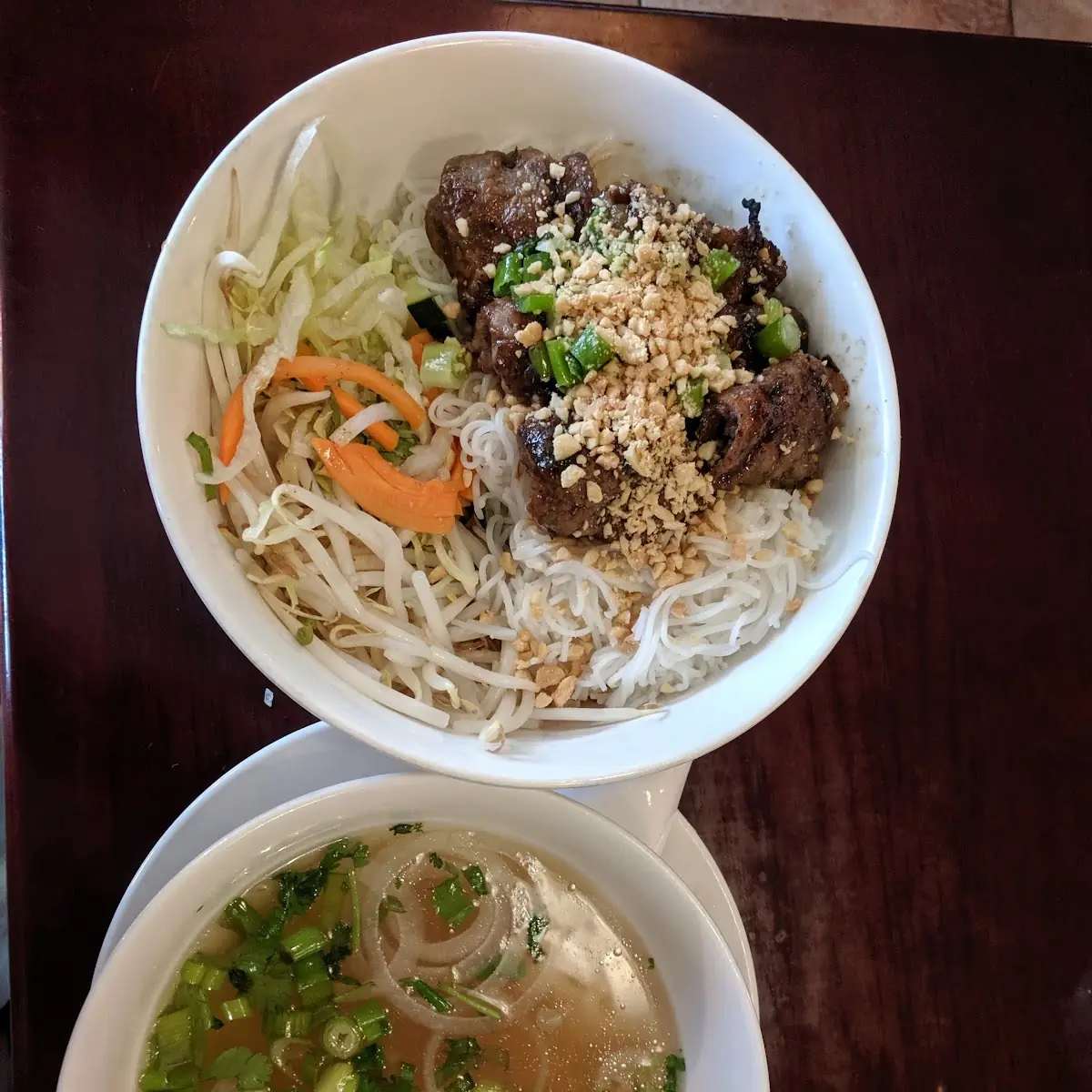 Pho Tai Nam Gau Gan Sach