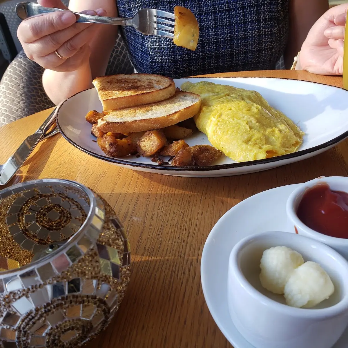 Vegetable Omelette and Potatoes