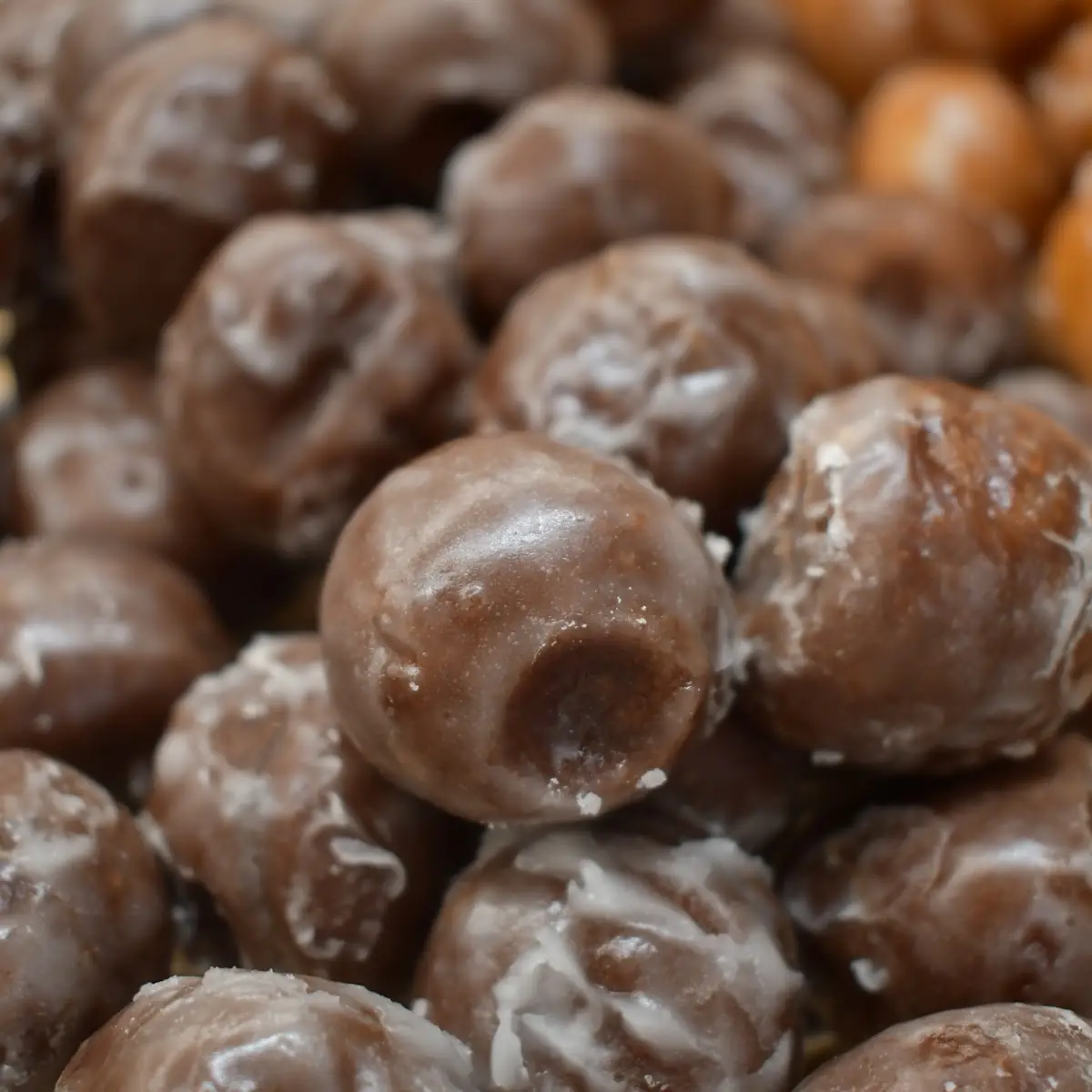 Half Dozen Do-Nuts Holes