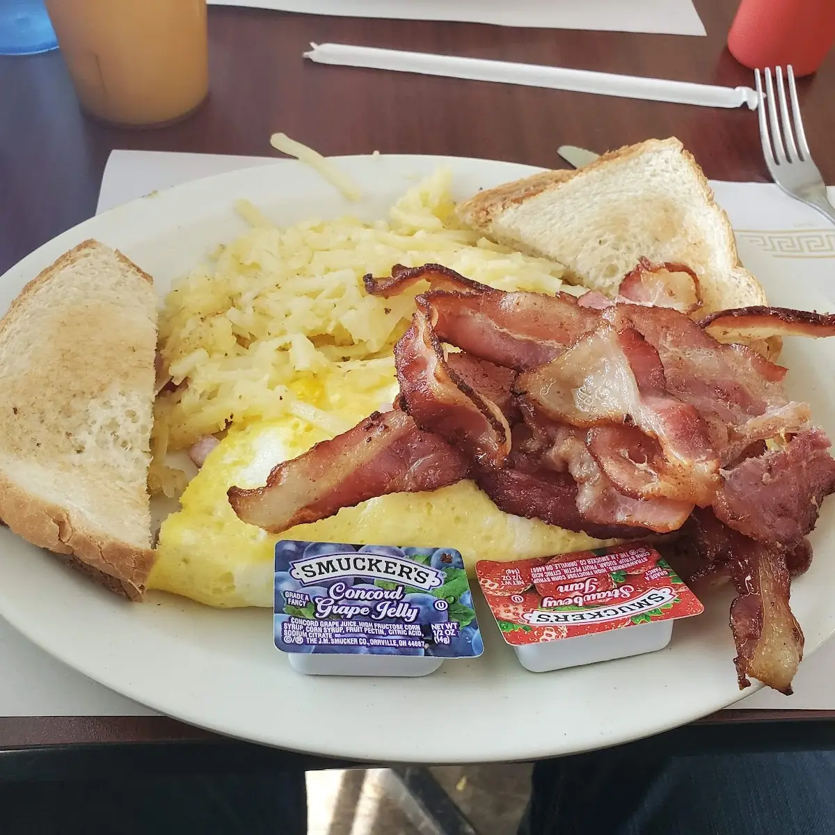 Ham & Cheese Omelette with Hashbrowns Toast and Bacon