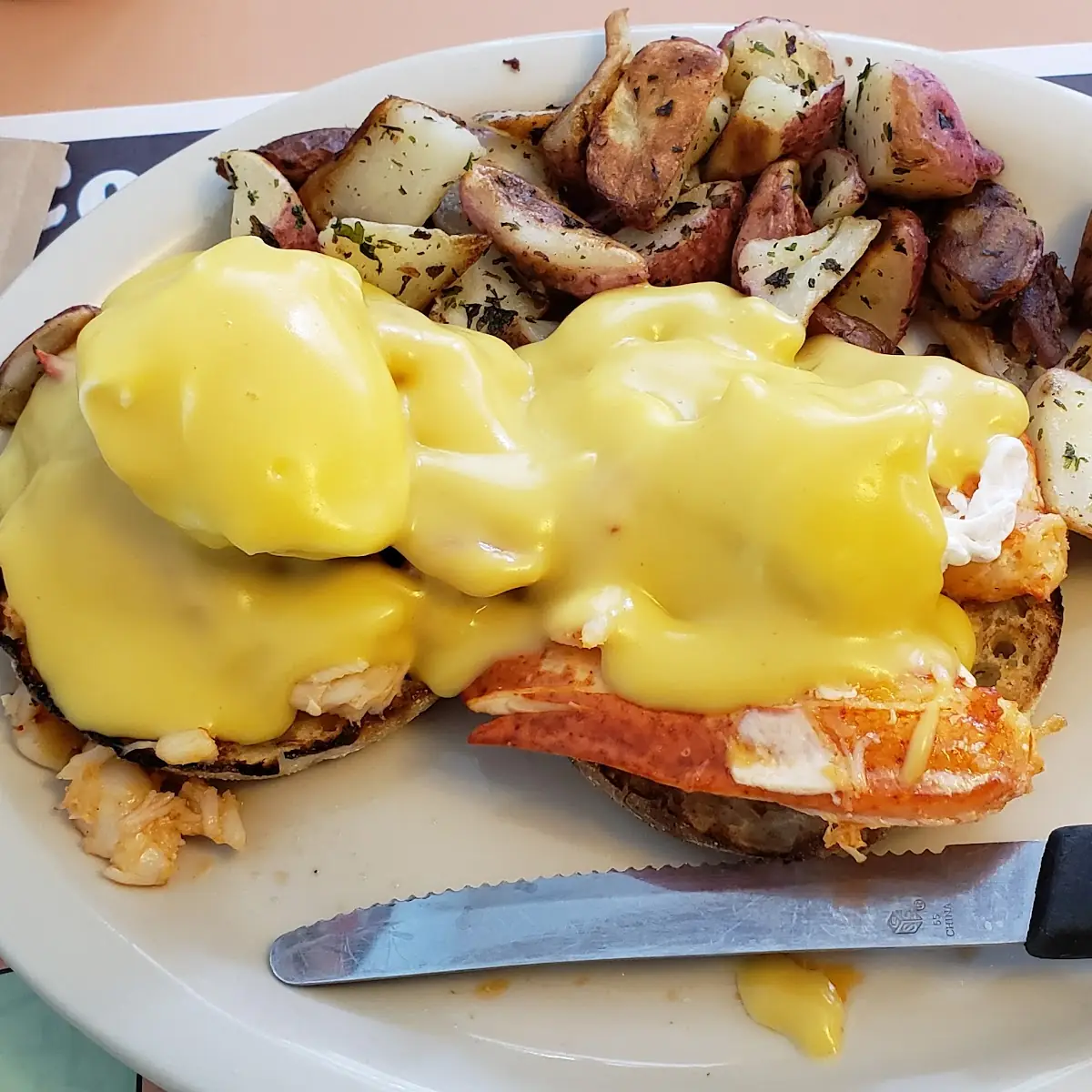 Benny Style English Muffin Egg Ham & Holly