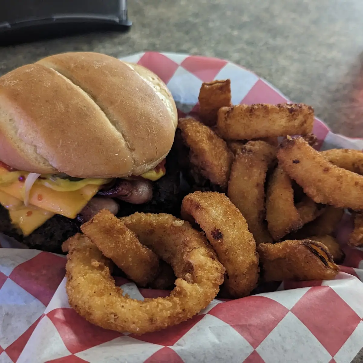 Cheeseburger and Onion Rings