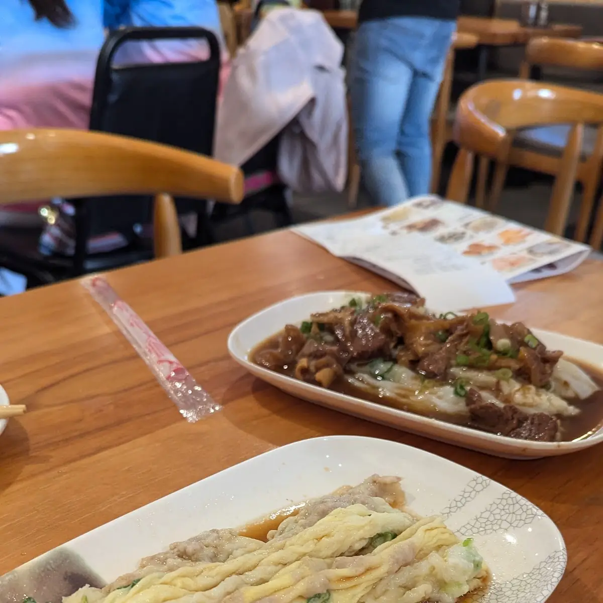 Steamed Rice Paper Roll with Egg and Brisket