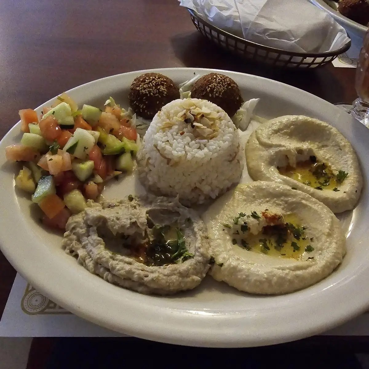 Hummus Con Pollo