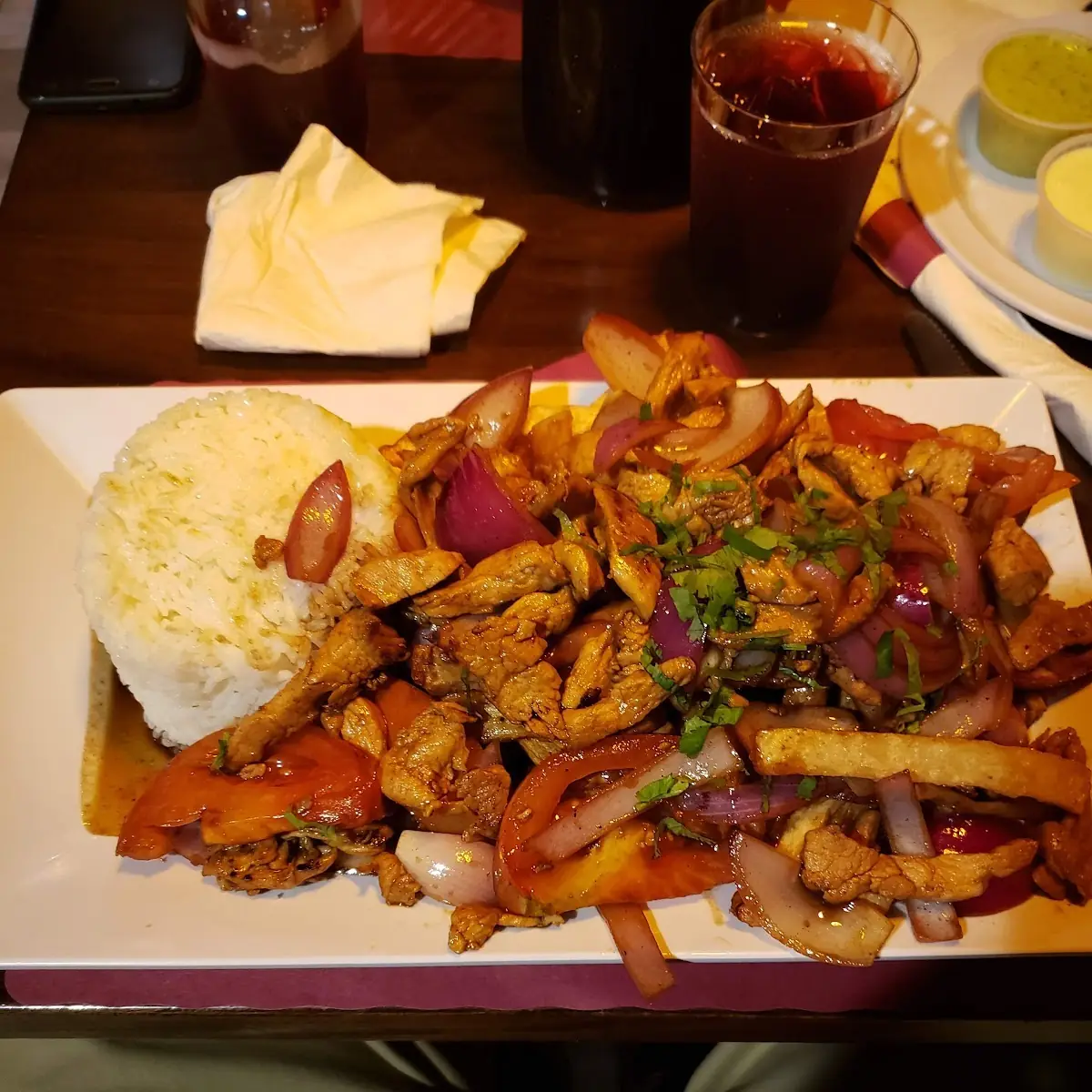 Lomo Saltado De Pollo Saltado