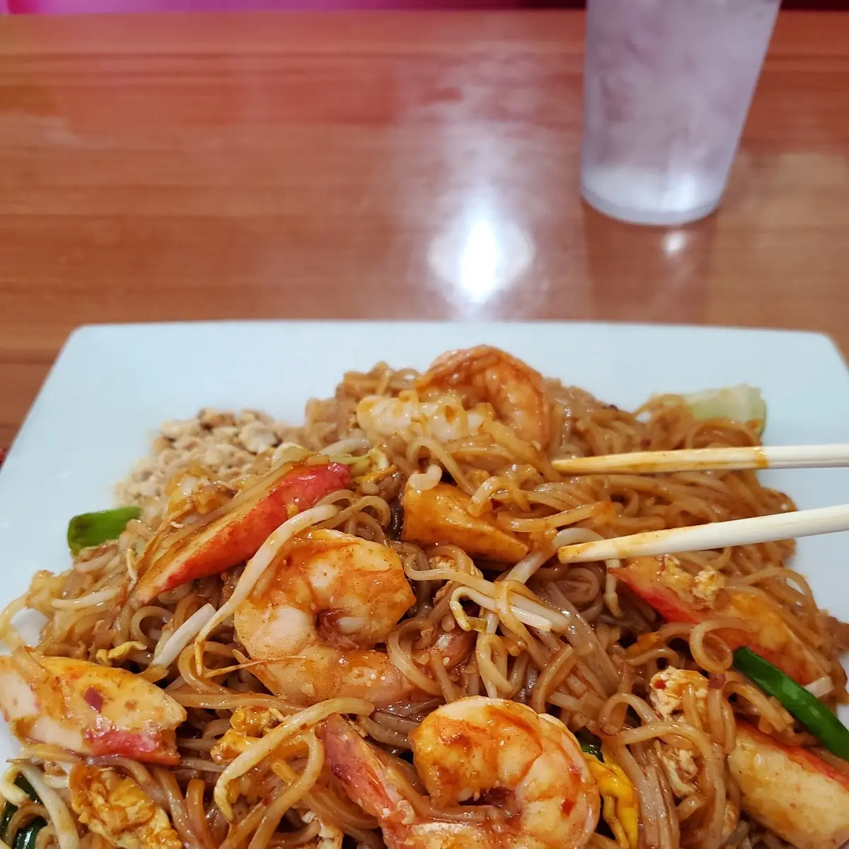 Pad Thai with Mixed Seafood