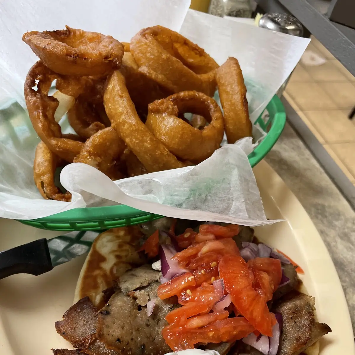 Gyro Plate with Onion Rings