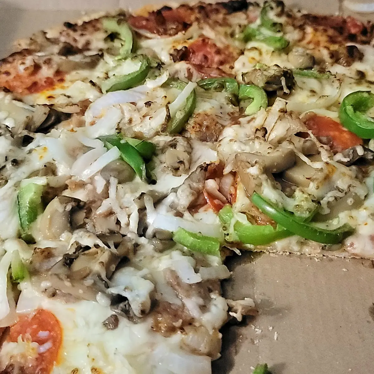 Deluxe Pizza Thin Crust
