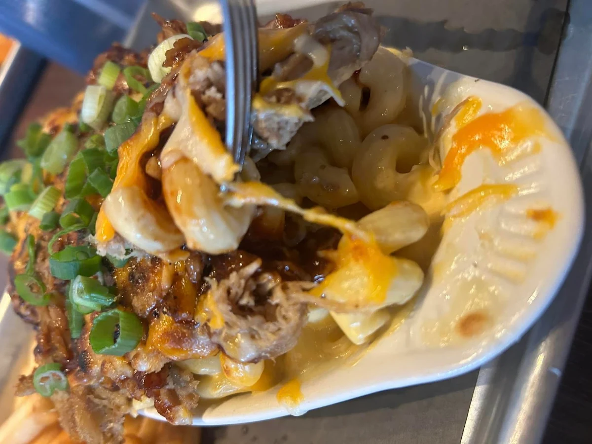 Pulled Pork Mac N' Cheese, Twigg's Bar & Grill