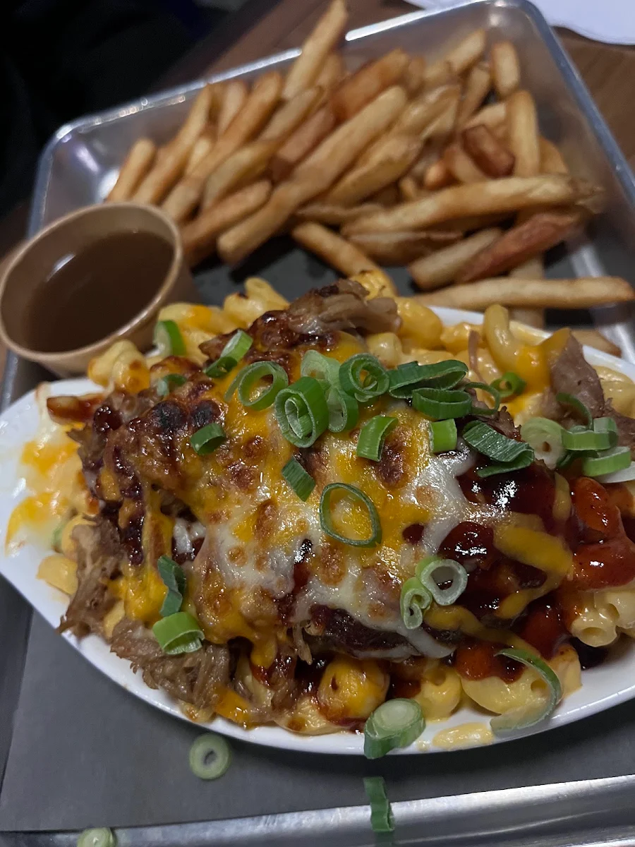 Pulled Pork Macaroni and Cheese, Twigg's Bar & Grill