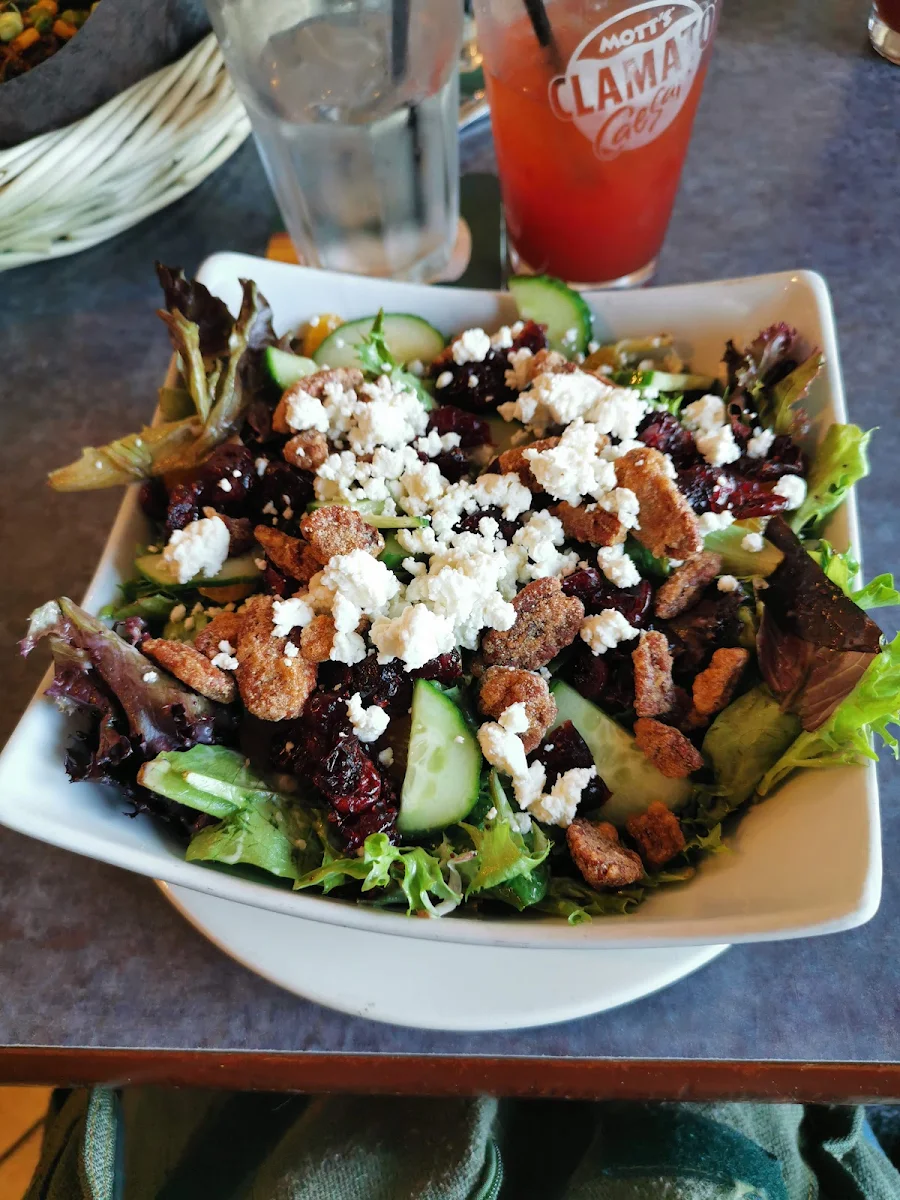 Twigg's Salad, Twigg's Bar & Grill