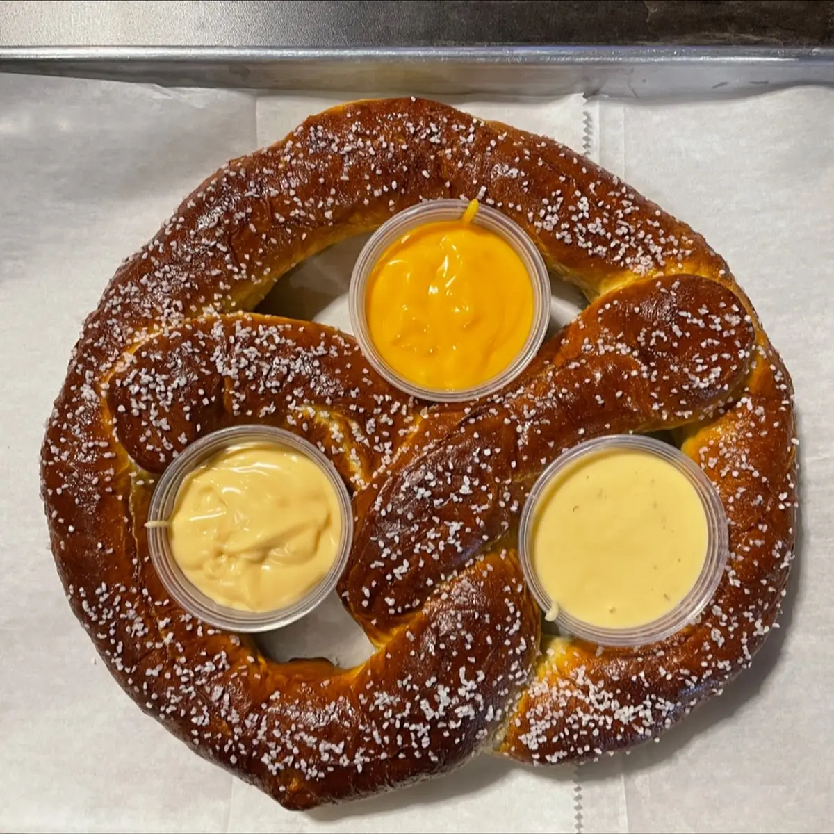 Giant Pretzel SiO