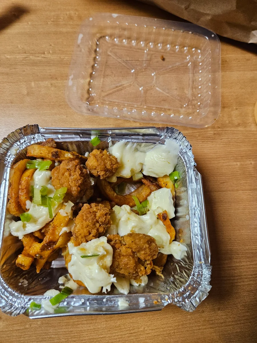 Popcorn Chicken Poutine