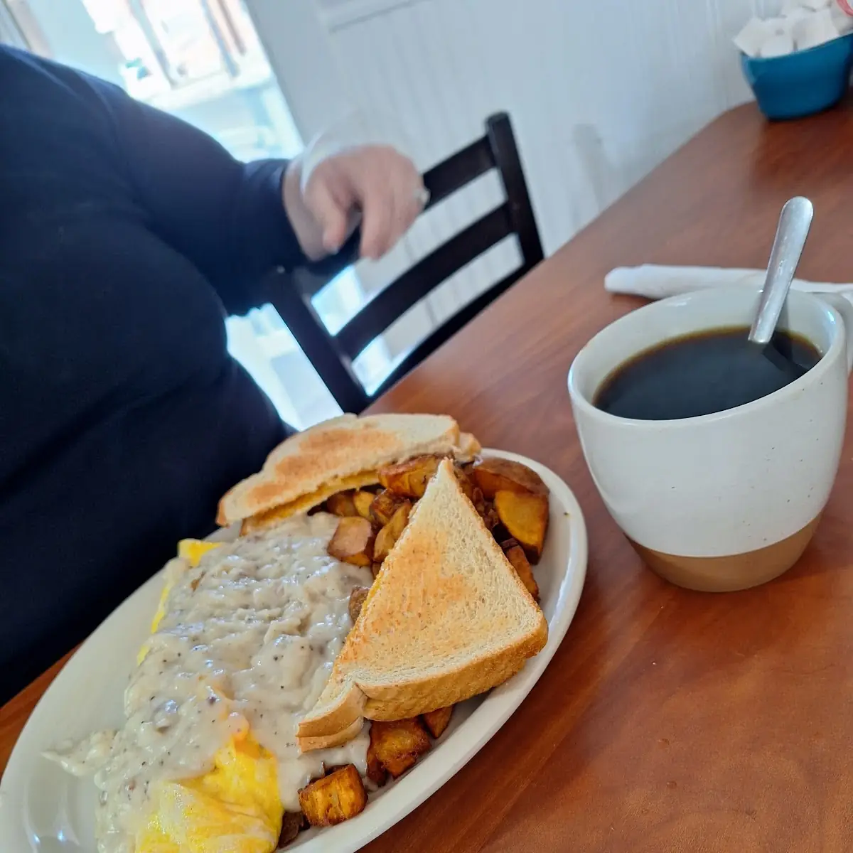 Biscuit and Gravy Omelette