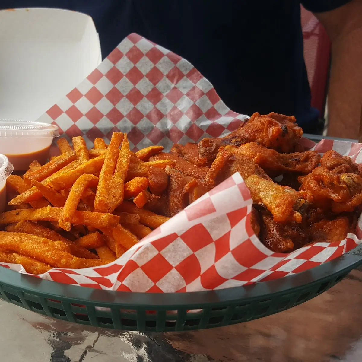 Chicken Wings & Sweet Potato Fries